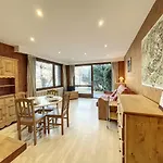 Appartamento Chaleureux à Chamonix, 4 Pers, Près Du Brévent Avec Terrasse Et Parking - Fr-1-507-26