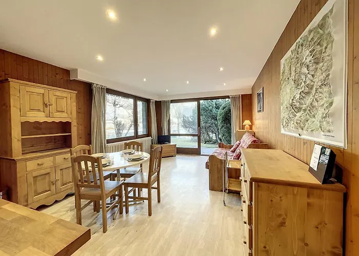 Apartment Chaleureux A Chamonix, 4 Pers, Pres Du Brevent Avec Terrasse Et Parking - Fr-1-507-26