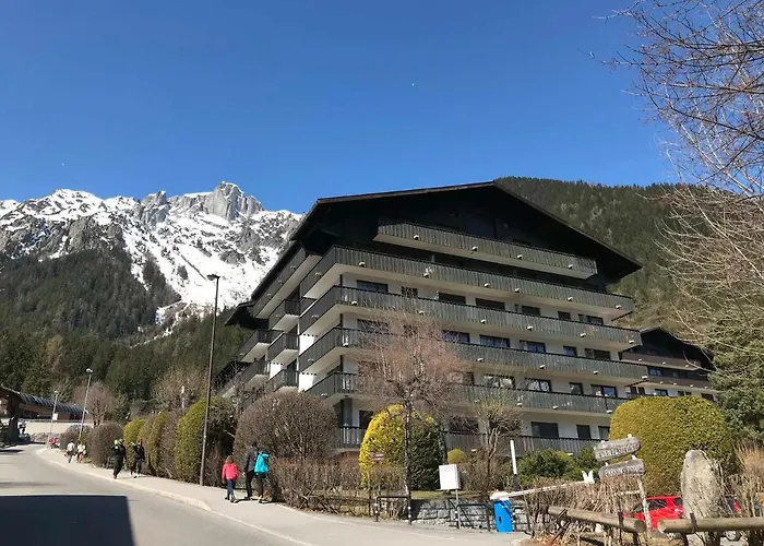 Apartment Chaleureux A Chamonix, 4 Pers, Pres Du Brevent Avec Terrasse Et Parking - Fr-1-507-26 *